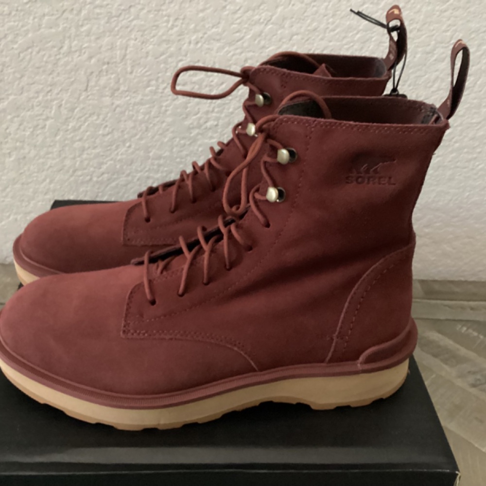 SOREL Women's Hi-Line Lace-Up Mid-Shaft Lug-Sole Booties, size 9 - Picture 3 of 8